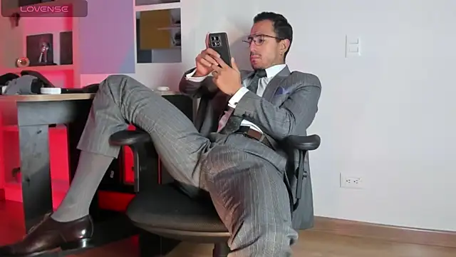 pablo-rincon95 online show from December 2025 11:52:02 AM