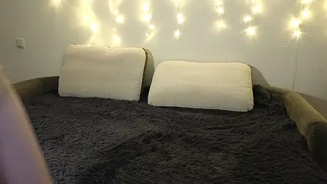 Snapshot of Tutti_Frutt1s chatting on January 2025 08:10:02 AM Tutti Frutt1s online show from January 2025 08:10:02 AM