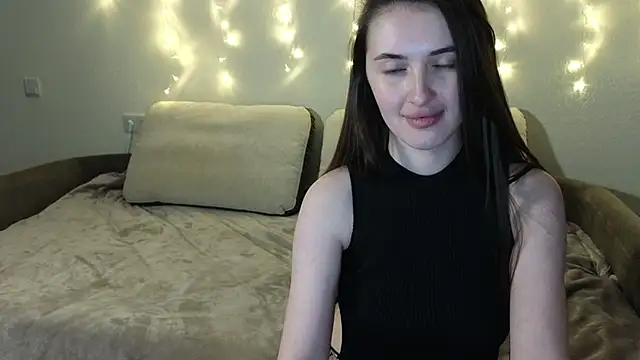 Snapshot of Tutti_Frutt1s chatting on February 2025 07:15:01 AM Tutti Frutt1s online show from February 2025 07:15:01 AM