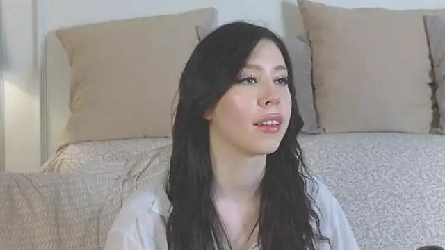 Snapshot of AnnTaint chatting on December 2024 07:10:01 PM AnnTaint online show from December 2024 07:10:01 PM