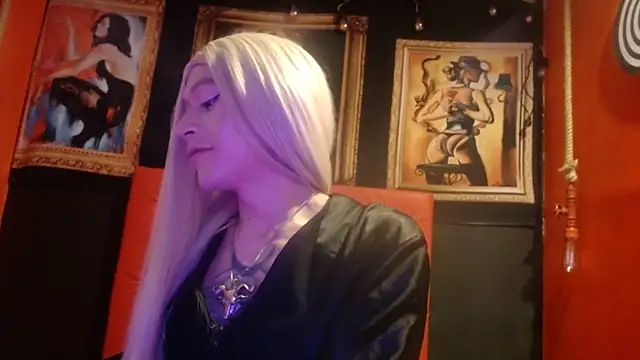 MEGANNIXX online show from October 2025 04:11:01 AM