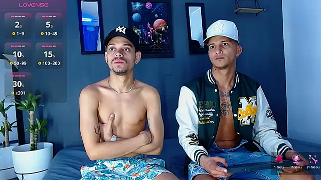 Snapshot of Friendsofeverything_ chatting on December 2024 12:49:01 PM Friendsofeverything online show from December 2024 12:49:01 PM