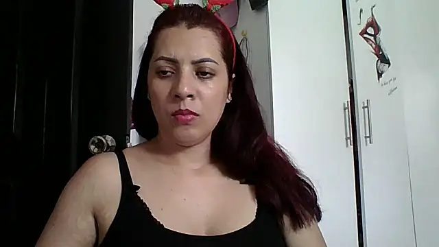 Snapshot of Anne_kis chatting on December 2024 06:35:02 PM Anne kis online show from December 2024 06:35:02 PM
