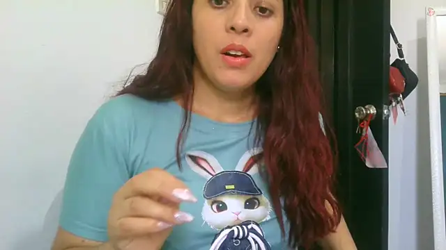 Snapshot of Anne_kis chatting on September 2025 05:35:01 PM Anne kis online show from September 2025 05:35:01 PM