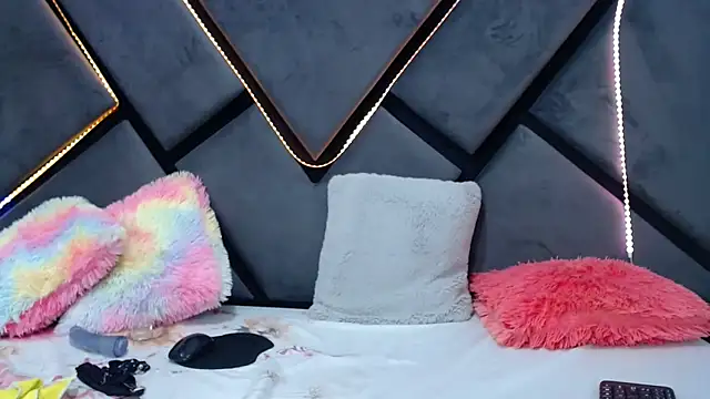 GabrielaDurann online show from January 2025 10:30:02 PM