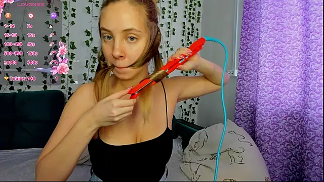 Snapshot of Kitty_Katrine chatting on January 2025 07:45:02 AM Kitty Katrine online show from January 2025 07:45:02 AM