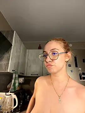 Snapshot of Kitty_Katrine chatting on September 2025 04:30:02 PM Kitty Katrine online show from September 2025 04:30:02 PM