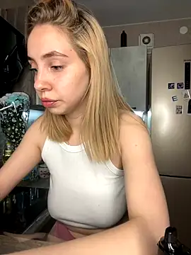 Snapshot of Kitty_Katrine chatting on December 2025 05:11:02 PM Kitty Katrine online show from December 2025 05:11:02 PM