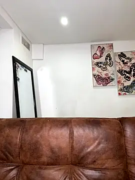 dolcebella online show from October 2025 03:45:02 PM