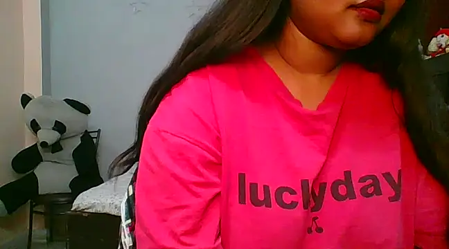 Snapshot of Your-love-12 chatting on February 2025 08:25:01 PM Your-love-12 online show from February 2025 08:25:01 PM