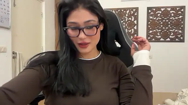 Snapshot of GoddessAnna chatting on December 2025 05:53:01 PM GoddessAnna online show from December 2025 05:53:01 PM