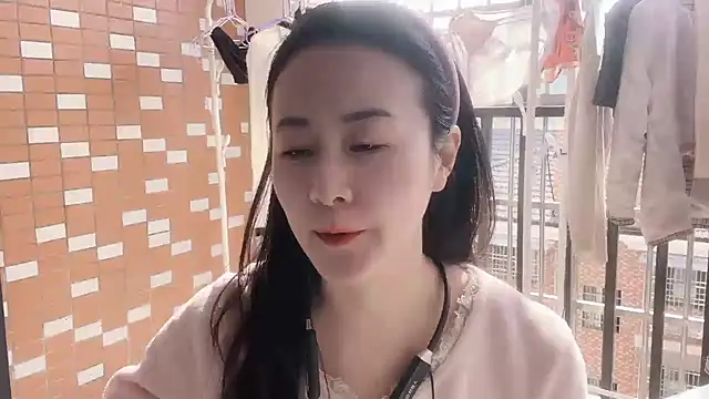 Snapshot of fanfan-FF chatting on December 2024 05:02:01 AM fanfan-FF online show from December 2024 05:02:01 AM