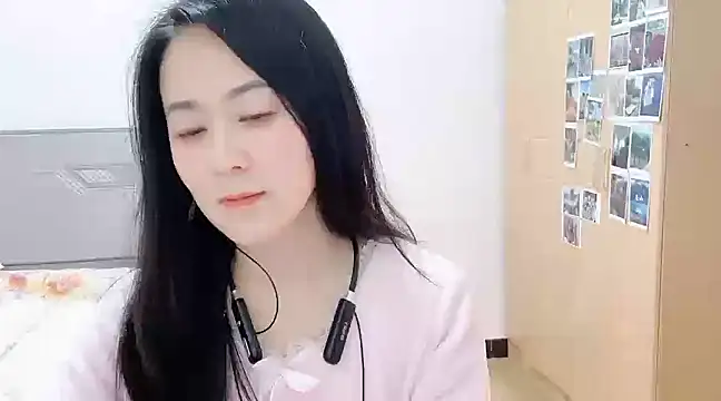 Snapshot of fanfan-FF chatting on February 2025 12:05:02 PM fanfan-FF online show from February 2025 12:05:02 PM