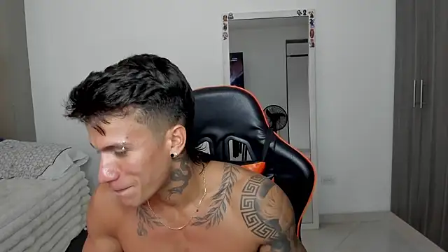 pettergrey1 online show from February 2026 09:42:01 PM