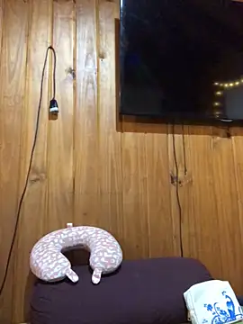 Snapshot of EffyScarlet chatting on October 2025 11:00:02 PM EffyScarlet online show from October 2025 11:00:02 PM