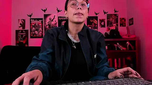 lilith-deveraux online show from November 2025 03:25:01 PM