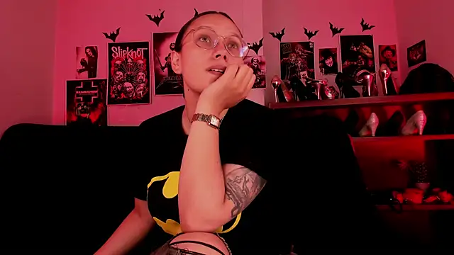 lilith-deveraux online show from July 2026 04:06:02 AM