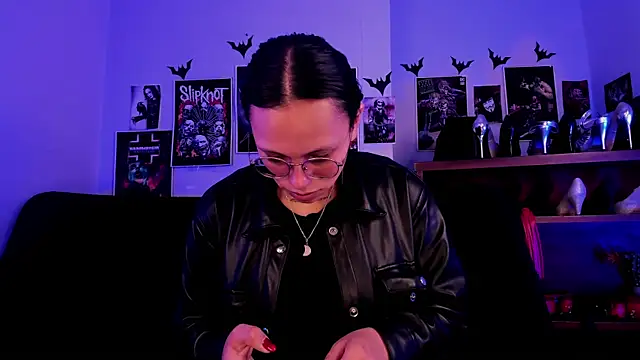 lilith-deveraux online show from July 2026 04:24:01 PM