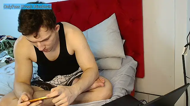 Snapshot of NicoDavisHere chatting on June 2026 07:24:01 PM NicoDavisHere online show from June 2026 07:24:01 PM