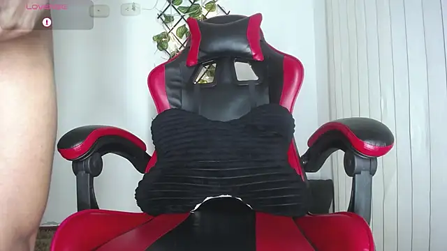 Snapshot of darkviper26 chatting on April 2026 01:00:02 AM darkviper26 online show from April 2026 01:00:02 AM