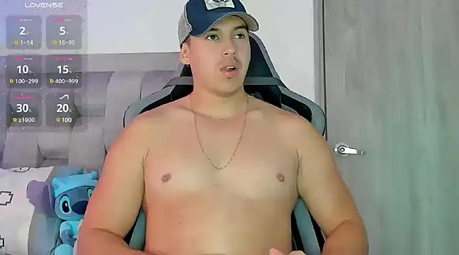 Snapshot of victor_vixen chatting on January 2025 04:03:01 PM victor vixen online show from January 2025 04:03:01 PM