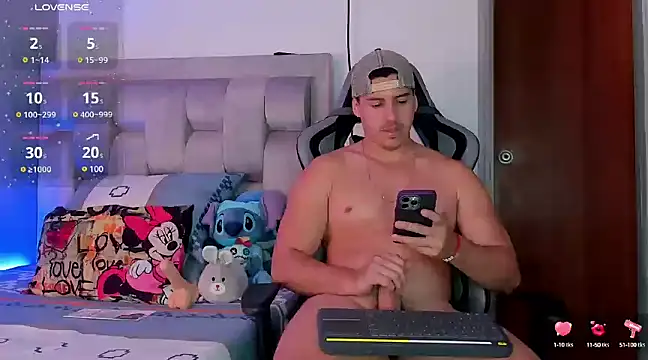 Snapshot of victor_vixen chatting on January 2025 04:41:01 PM victor vixen online show from January 2025 04:41:01 PM