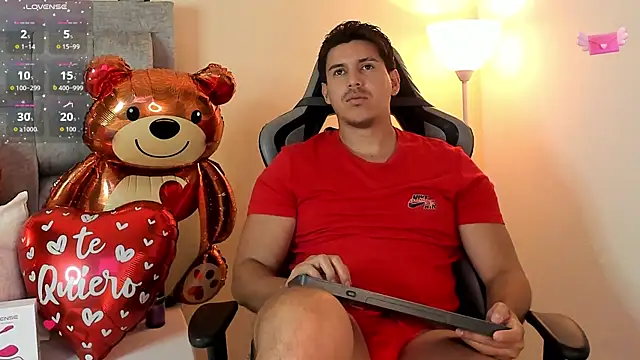 Snapshot of victor_vixen chatting on September 2025 08:10:01 PM victor vixen online show from September 2025 08:10:01 PM