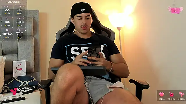 Snapshot of victor_vixen chatting on September 2025 11:32:02 PM victor vixen online show from September 2025 11:32:02 PM