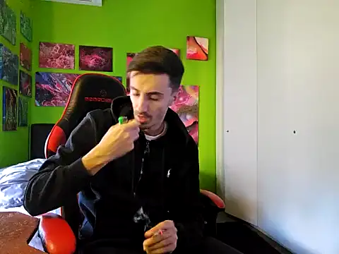 Snapshot of MASTERBULLY chatting on October 2025 01:51:02 PM MASTERBULLY online show from October 2025 01:51:02 PM