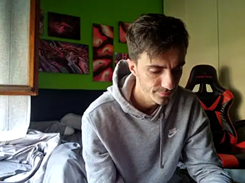 Snapshot of MASTERBULLY chatting on October 2025 11:53:01 AM MASTERBULLY online show from October 2025 11:53:01 AM