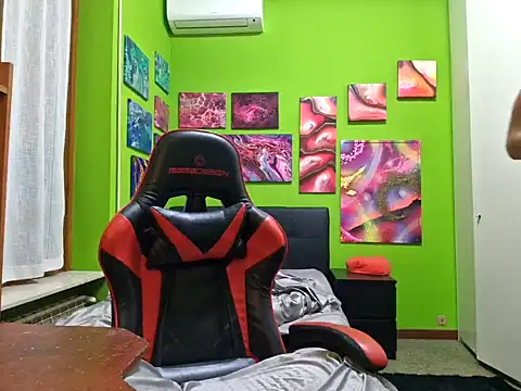 Snapshot of MASTERBULLY chatting on October 2025 10:43:02 PM MASTERBULLY online show from October 2025 10:43:02 PM