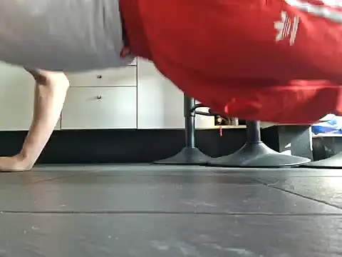 Snapshot of MASTERBULLY chatting on October 2025 12:38:01 PM MASTERBULLY online show from October 2025 12:38:01 PM