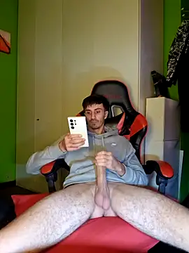 Snapshot of MASTERBULLY chatting on October 2025 02:15:01 AM MASTERBULLY online show from October 2025 02:15:01 AM