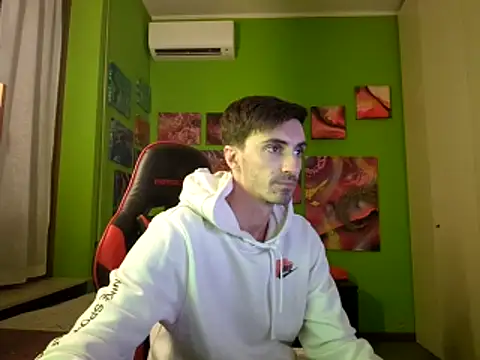 Snapshot of MASTERBULLY chatting on November 2025 11:49:02 PM MASTERBULLY online show from November 2025 11:49:02 PM