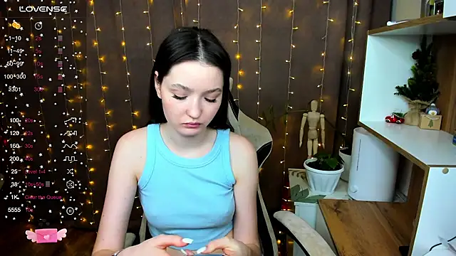 Snapshot of Fairyy_Moon chatting on January 2025 11:37:02 AM Fairyy Moon online show from January 2025 11:37:02 AM