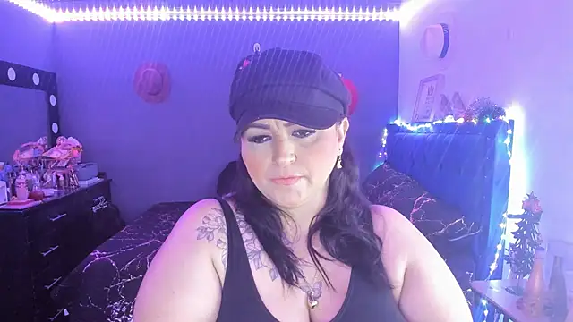 Snapshot of Ivonnee__ chatting on December 2024 03:40:02 AM Ivonnee online show from December 2024 03:40:02 AM