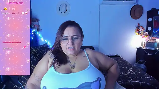 Snapshot of Ivonnee__ chatting on January 2025 05:31:01 AM Ivonnee online show from January 2025 05:31:01 AM