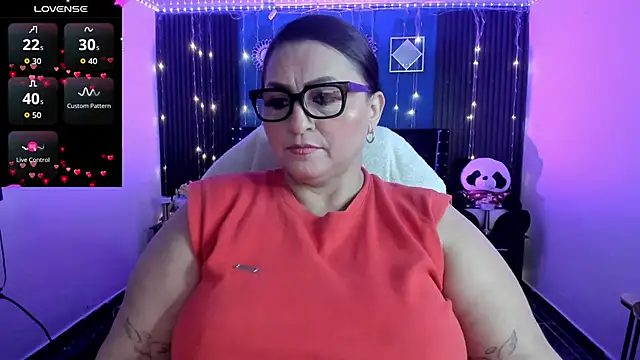 Ivonnee   online show from May 2026 03:33:01 AM