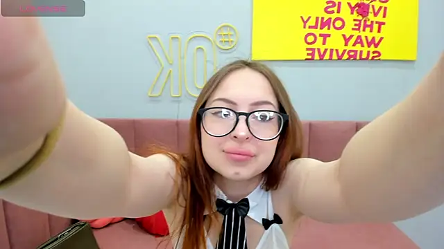 KetrinWhite online show from May 2026 01:22:01 AM