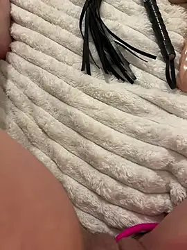 Snapshot of Sensolyss chatting on March 2025 06:21:02 PM Sensolyss online show from March 2025 06:21:02 PM