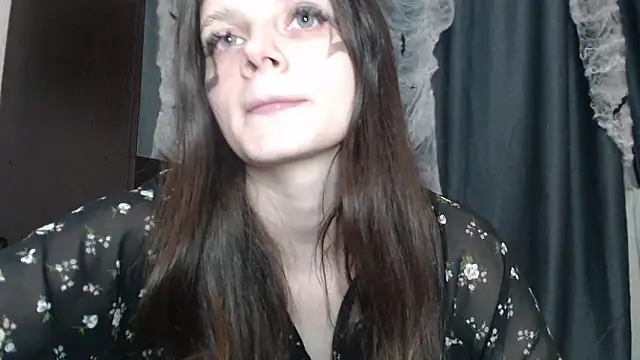 Effi 18 online show from October 2025 07:05:02 PM