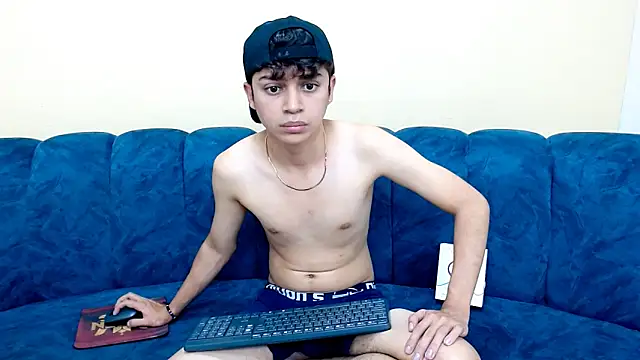 Snapshot of DamiBright chatting on January 2025 07:07:01 PM DamiBright online show from January 2025 07:07:01 PM