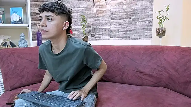 Snapshot of DamiBright chatting on February 2025 07:42:01 PM DamiBright online show from February 2025 07:42:01 PM