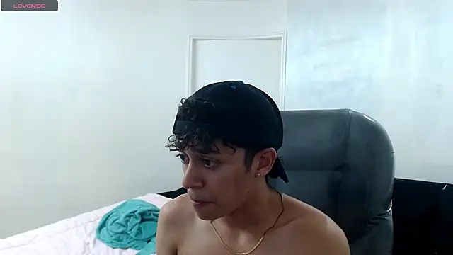 Snapshot of DamiBright chatting on March 2025 01:26:02 AM DamiBright online show from March 2025 01:26:02 AM