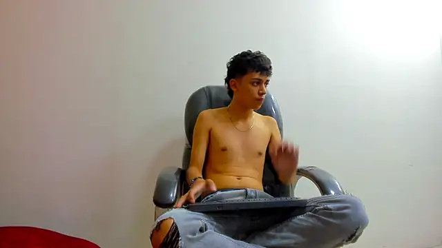 Snapshot of DamiBright chatting on September 2025 07:25:01 PM DamiBright online show from September 2025 07:25:01 PM