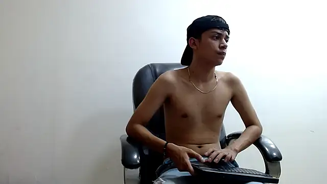 Snapshot of DamiBright chatting on September 2025 07:29:01 PM DamiBright online show from September 2025 07:29:01 PM