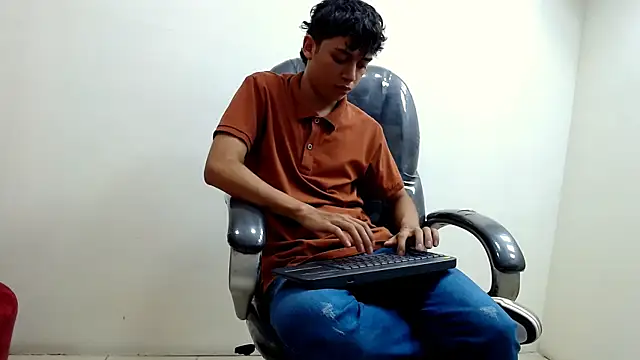 Snapshot of DamiBright chatting on September 2025 07:41:01 PM DamiBright online show from September 2025 07:41:01 PM