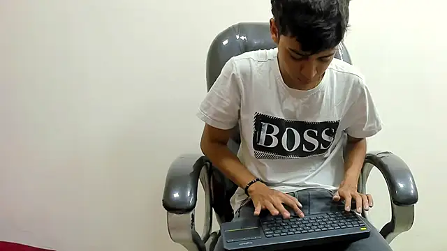 Snapshot of DamiBright chatting on October 2025 07:11:01 PM DamiBright online show from October 2025 07:11:01 PM