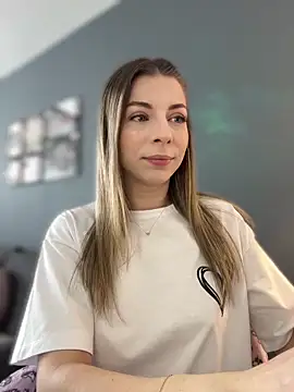 Mia Ethan online show from May 2026 07:25:01 AM