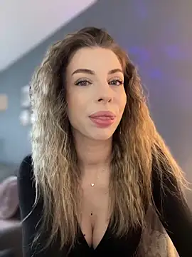 Mia Ethan online show from May 2026 09:03:02 AM